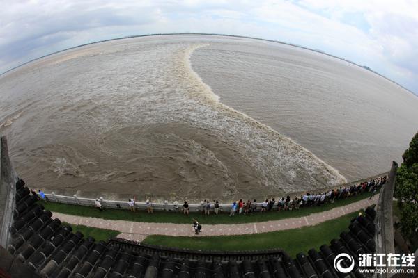 皇马0比4大巴黎队无缘决赛，姆巴佩发挥遭质疑，直言他就不该来